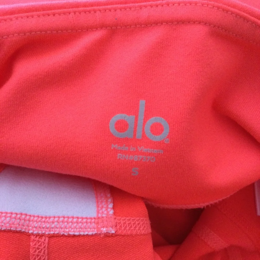 ALO YOGA Helena Capri Legging Neon Volcano Sz Small
